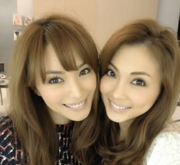 押切もえ、本名「涌井もえ」での合格通知証を手に喜ぶ「JAAアロマコーディネーター資格を取得しました」