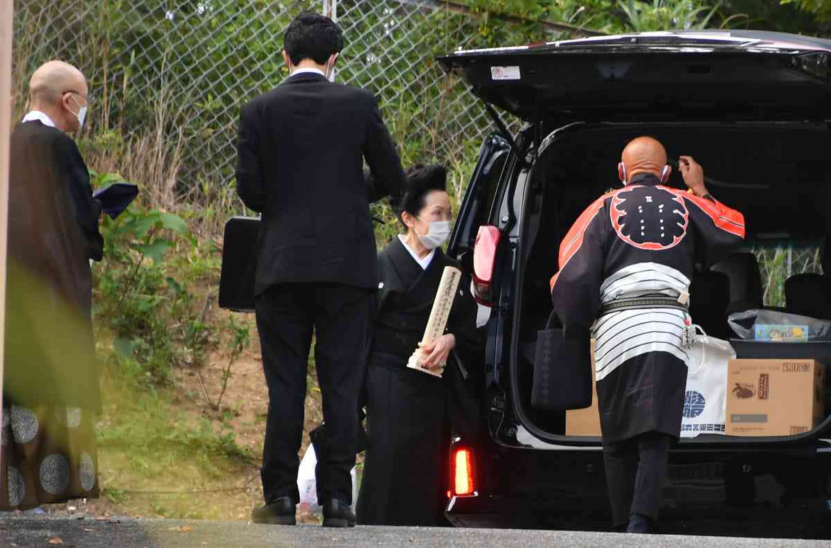 千葉真一さん「四十九日法要が2回」の異常事態…長女と“最後の女”が遺骨バトル