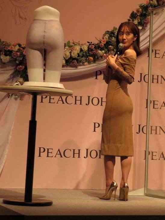 身長150センチ前後の方、どこのワンピース着ていますか？