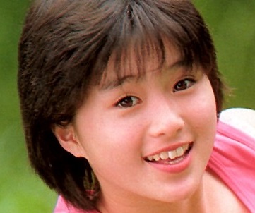 酒井法子、デコ出しオールバックへアの最新ショットに絶賛の嵐「きれい」「美人だから似合う」