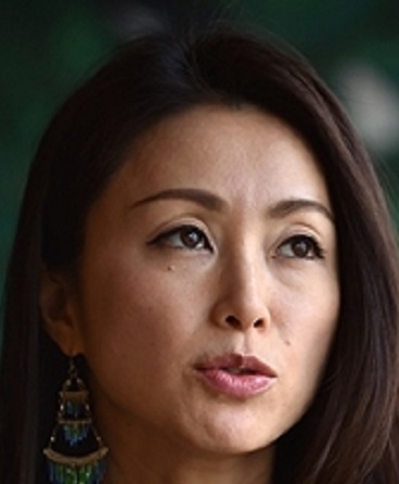 酒井法子、デコ出しオールバックへアの最新ショットに絶賛の嵐「きれい」「美人だから似合う」