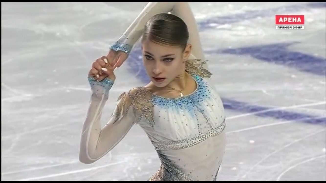 15歳ワリエワ249・24点!北京五輪金候補が世界最高V 4回転3本成功