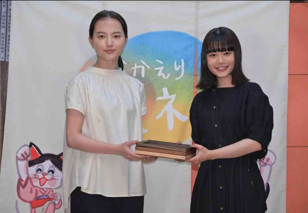 清原果耶から上白石萌音へ朝ドラ“バトンタッチ” 撮影中も互いに気遣い「優しいことばをかけ合った」