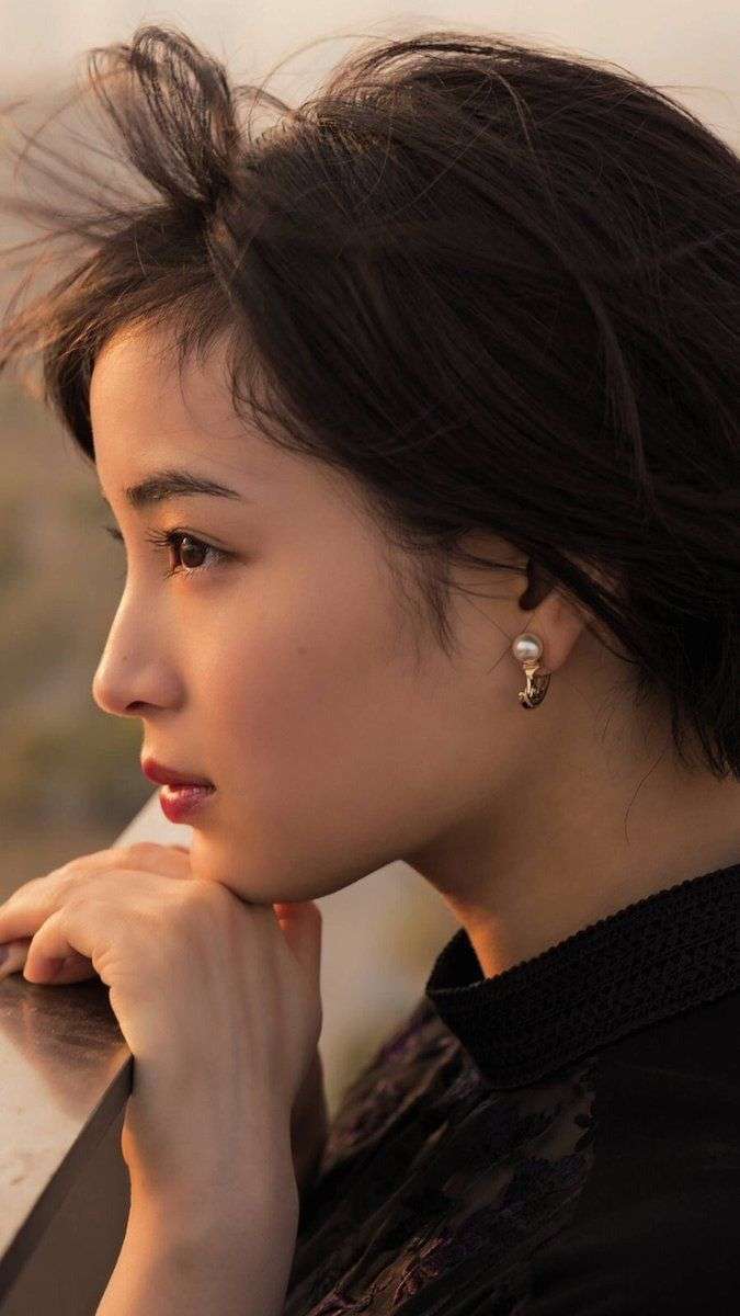 自分の横顔が嫌いな人ー！