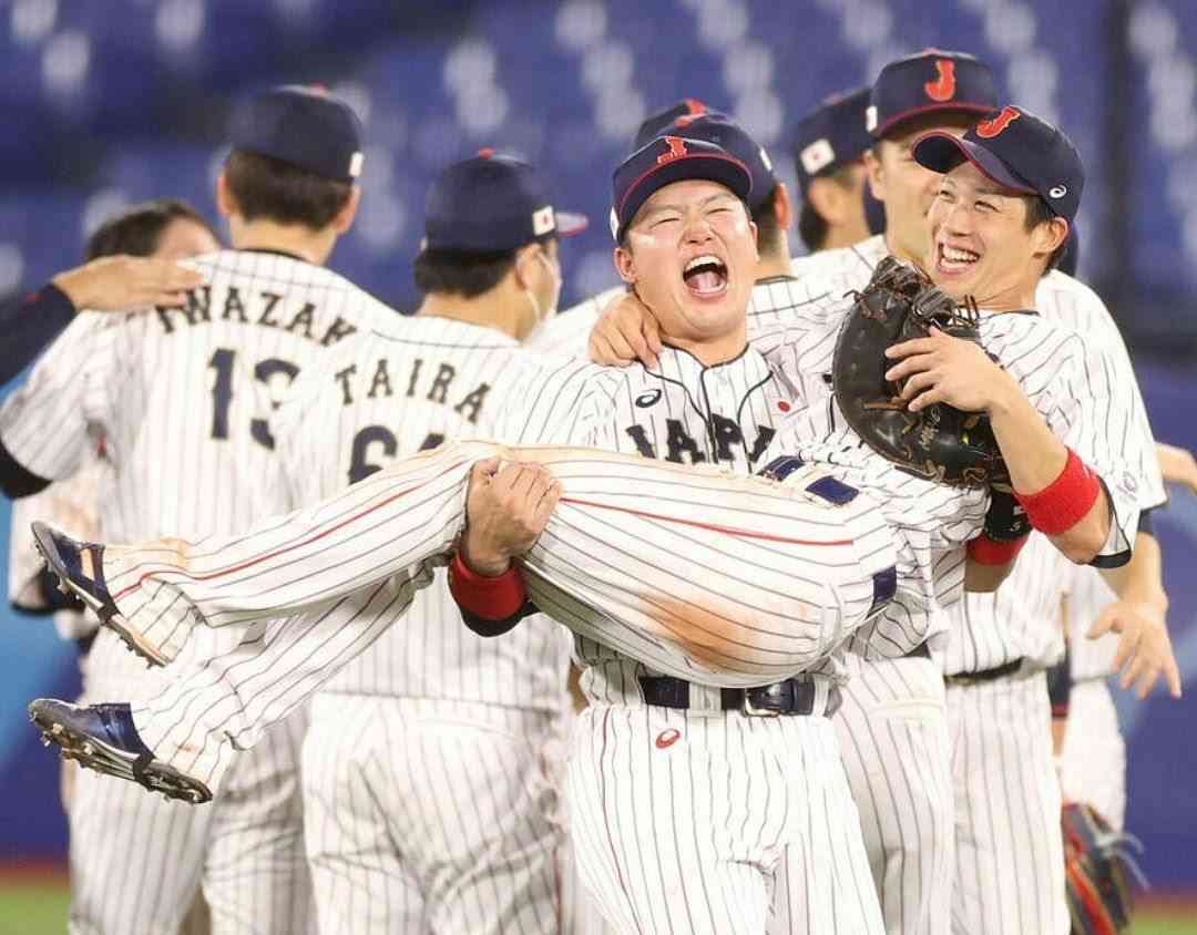 ヤクルトに「マジック11」初点灯 6年ぶりVへ破竹の7連勝…村上が決勝打、奥川9勝目