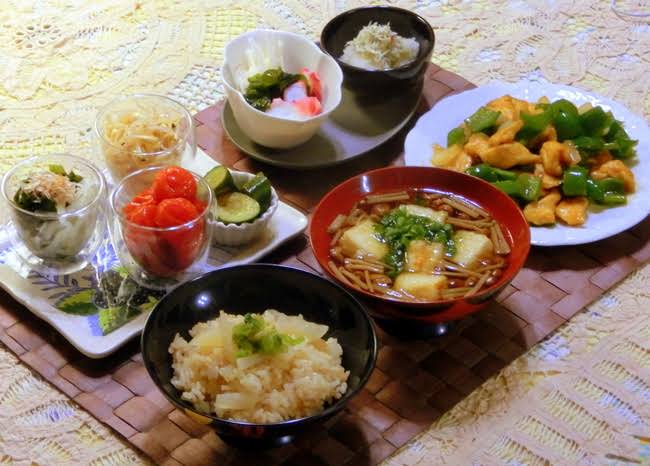 一人暮らしのみなさん、今日の夕飯は?