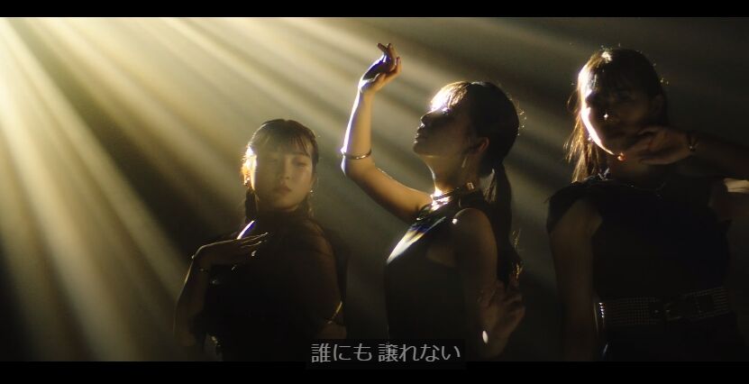 女性アイドルの曲でカッコ良い曲、教えて