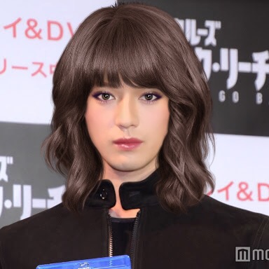 一番似合ってると思う女装写真を貼った人が優勝