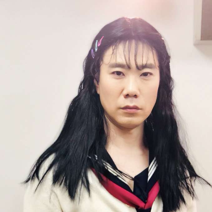一番似合ってると思う女装写真を貼った人が優勝