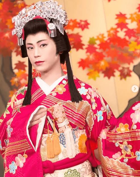 一番似合ってると思う女装写真を貼った人が優勝