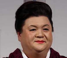 一番似合ってると思う女装写真を貼った人が優勝