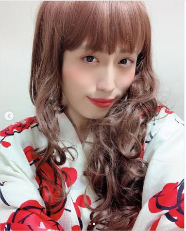 一番似合ってると思う女装写真を貼った人が優勝