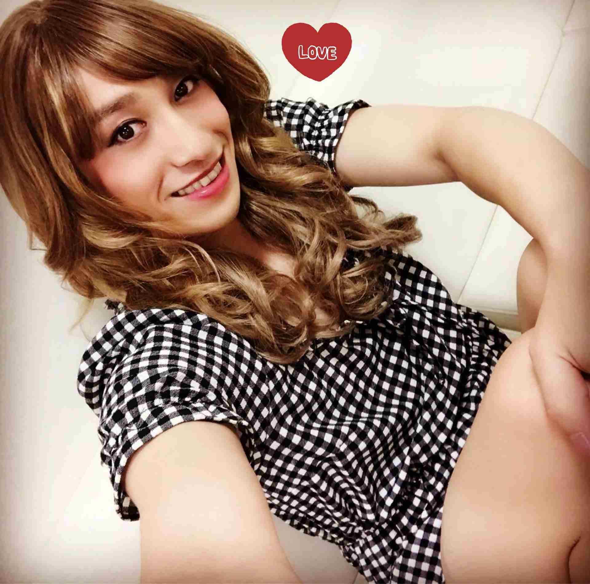 一番似合ってると思う女装写真を貼った人が優勝