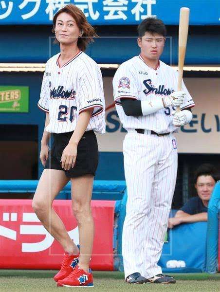 氷川きよし、髪ばっさりでボブの新ヘアスタイル披露「ゴージャス美人」「素敵です」