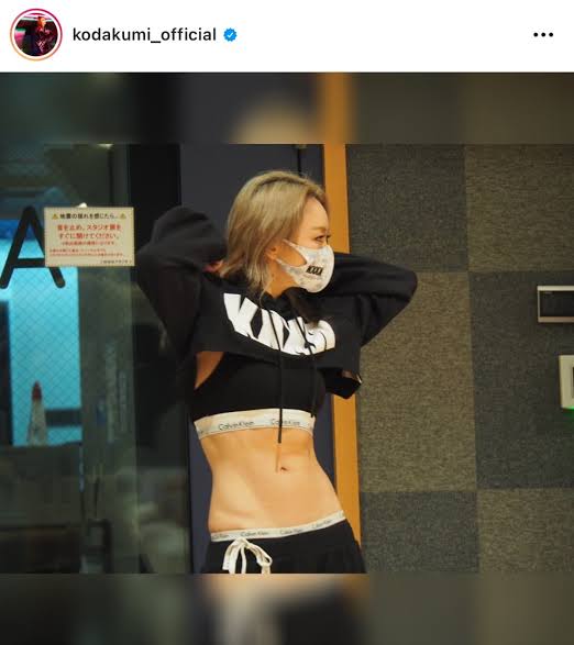 倖田來未、美腹筋が覗くステージSHOTに絶賛の声「すごい鍛えられてる」「そのスタイルキープ凄すぎ」