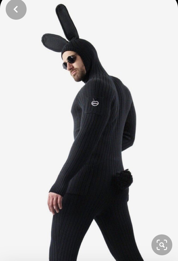 ニットのインナーはどんなものを着てますか？