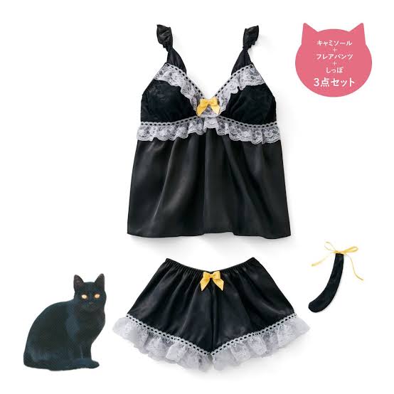 ニットのインナーはどんなものを着てますか？