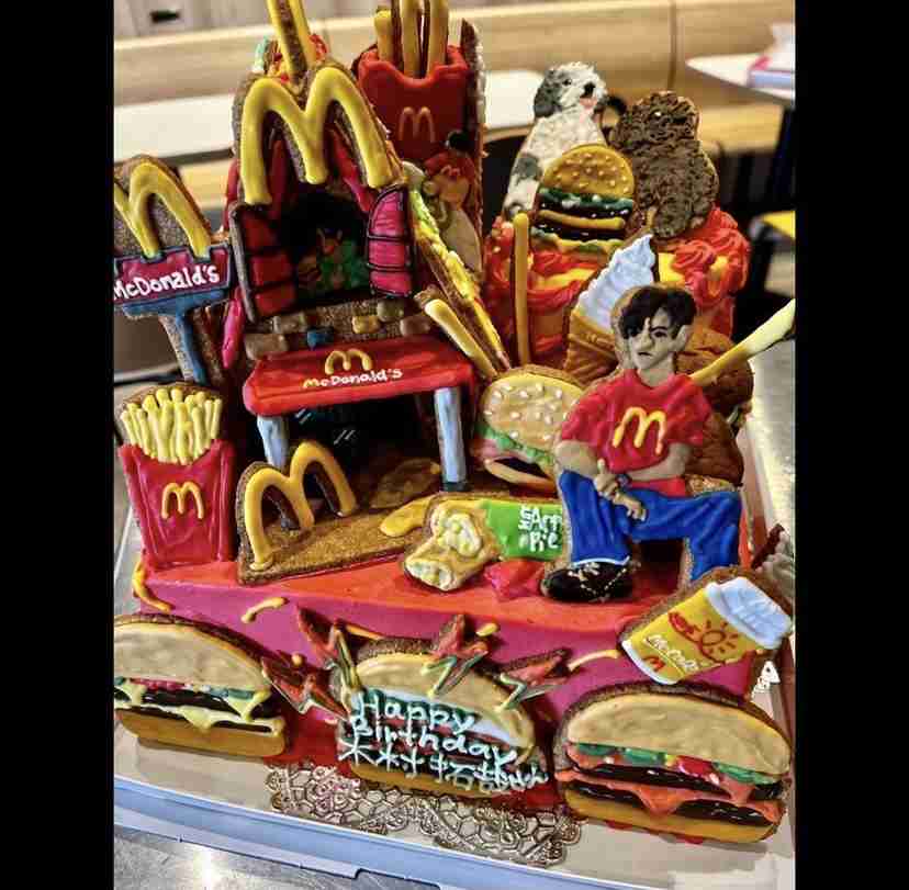 木村拓哉、ちょっと早めのバースデーケーキ。マクドナルドからの“豪華デコレーション”のお祝いに感謝