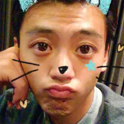 大人の色気！竹内涼真がヒゲスーツ姿で時計の回顧展に登場「渾身のいい声でナレーションした」