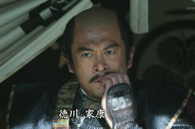 「シャンプーが地獄」やめたくてもやめられない、“爪を噛む癖”に苦しんだ漫画に共感続々「私も爪噛んじゃいます」