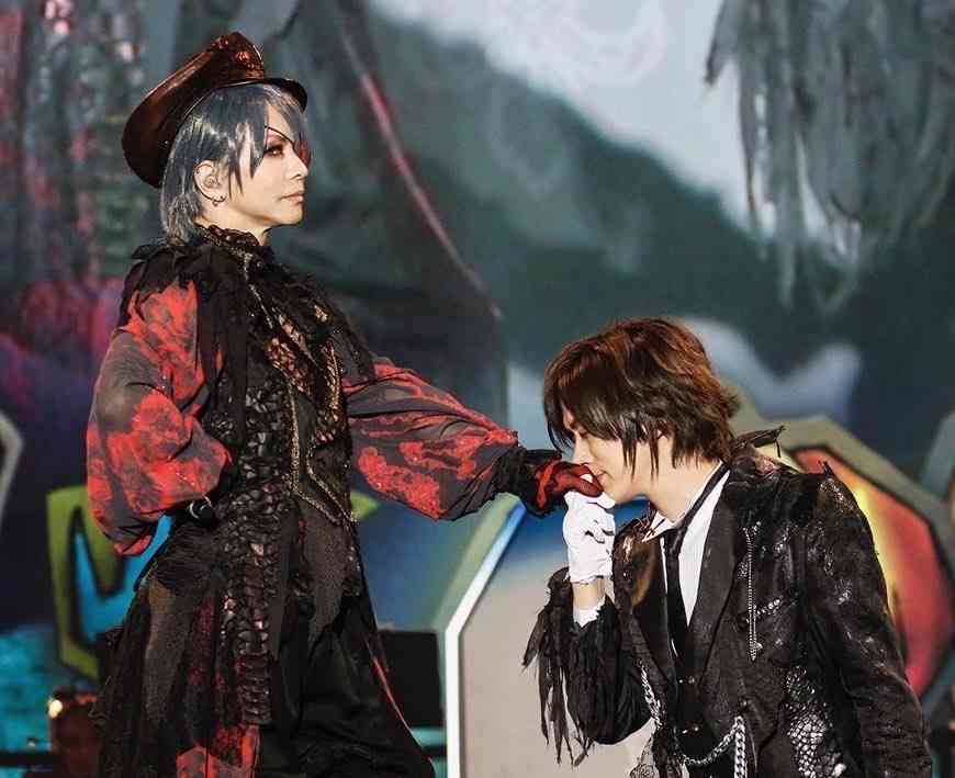 DAIGO&HYDE『東京卍リベンジャーズ』コスプレ披露で反響 ドラケン&マイキー姿に「カッコいい」「似合ってる!」