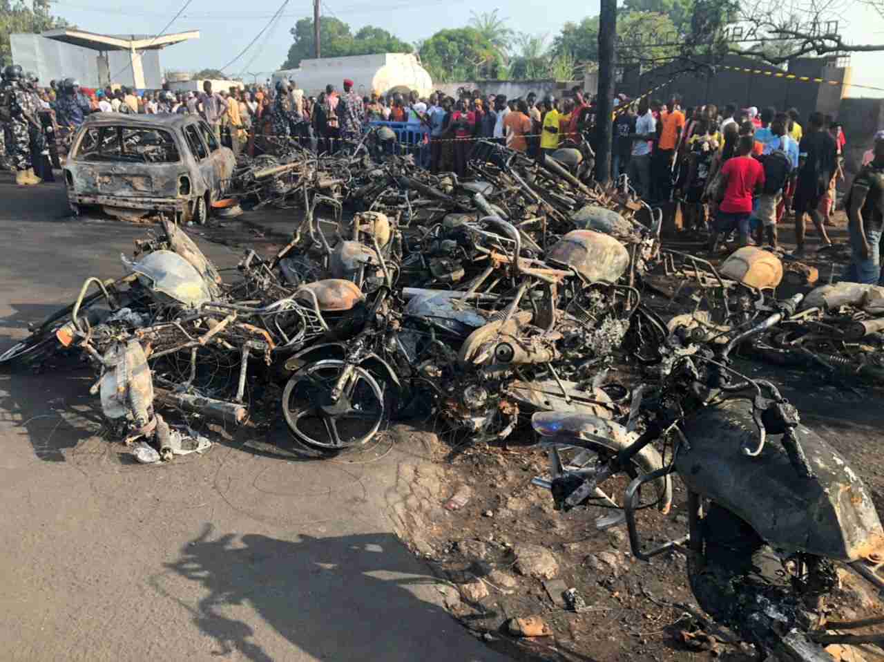 タンクローリーが爆発、99人死亡　100人以上けが―シエラレオネ