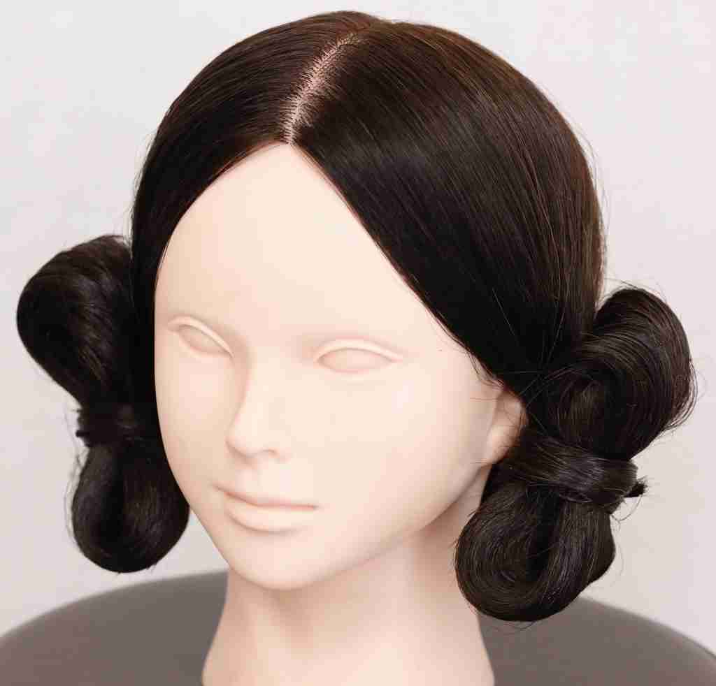 風が強い日の髪型