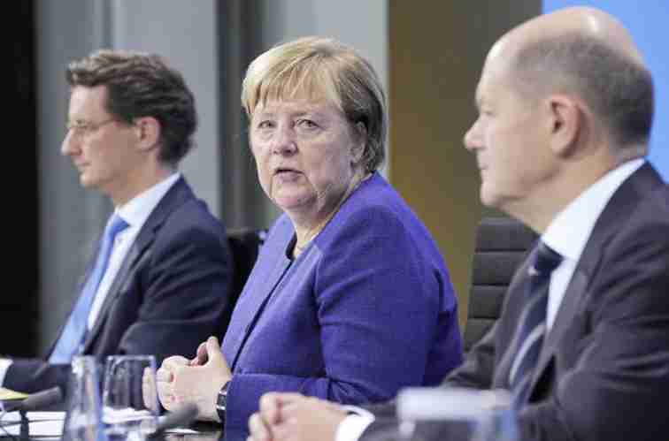 富岳4冠4連覇　スパコン世界ランク