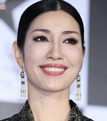 距離が近すぎる、距離を詰めてくる人