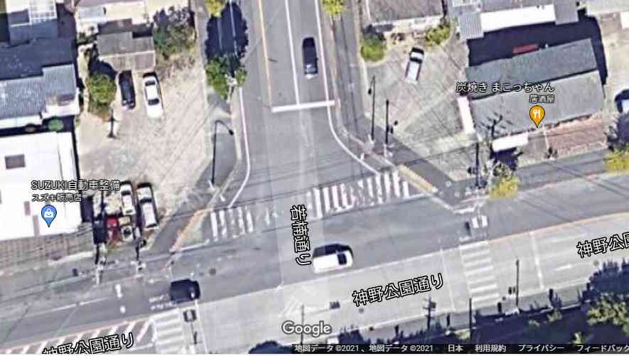 横断歩道渡っていた幼稚園児の列に車、男児2人と教諭けが 佐賀市神園の市道