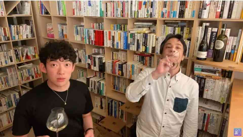 すぐ店員や見知らぬ人に声をかける人