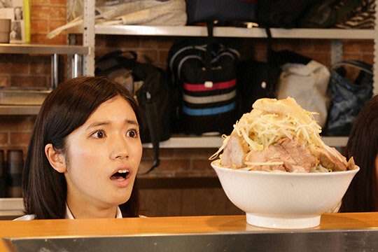 元天才子役・美山加恋、24歳の大人っぽいロングワンピース姿を公開「おきれいです」「美人」