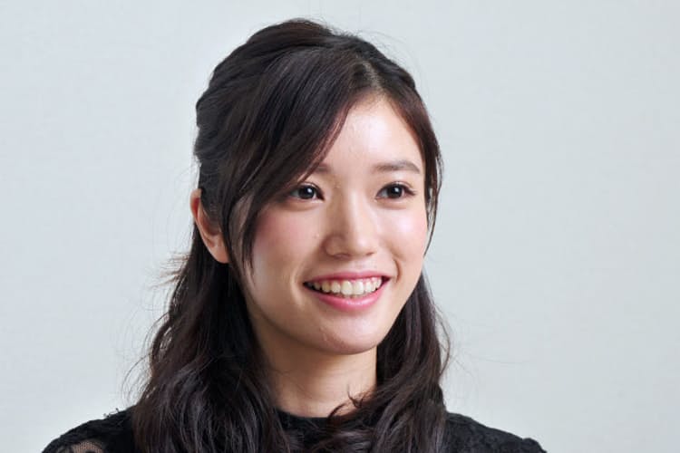 元天才子役・美山加恋、24歳の大人っぽいロングワンピース姿を公開「おきれいです」「美人」