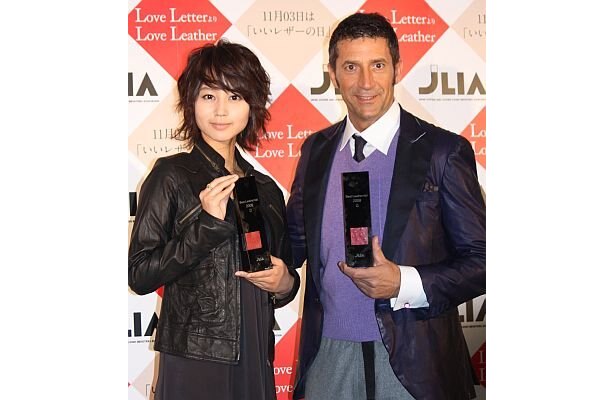 今井絵理子参院議員、元市議との再婚報道「著書を読んで」 私生活は「自分らしく」