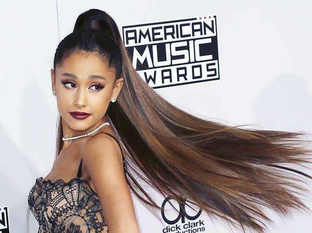 髪をいつも結んでいる人