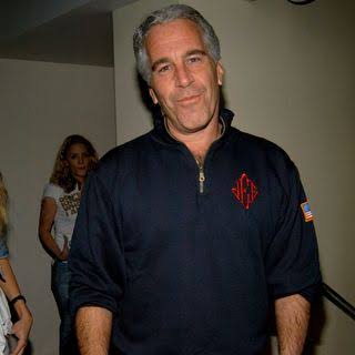 『マトリックス』黒服×サングラスのネオ＆トリニティー！最新作ポスタービジュアル公開