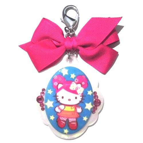 バッグチャーム使ってる人!