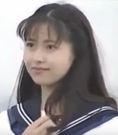 榎本加奈子さん、41歳最新ショットを公開!ベンツとの2ショットに「相変わらず素敵な女性」「美しい」