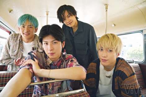 コムドット、YouTuberとして初の『ViVi』表紙 付録はステッカー第2弾で異例の予約数に