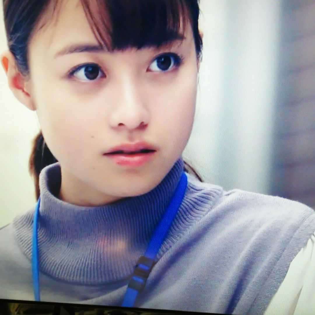 橋本環奈が彩る新しい1年　全編新作撮り下ろしカレンダー発売