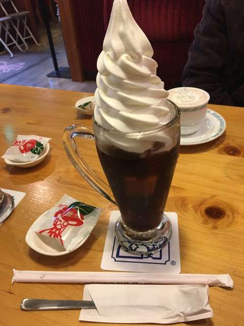 カフェで働いたことある人〜！！