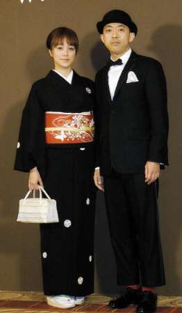 牧瀬里穂　「久しぶりのお着物」美しい姿にフォロワー「着こなしが素敵」「綺麗」「美人女将みたい」