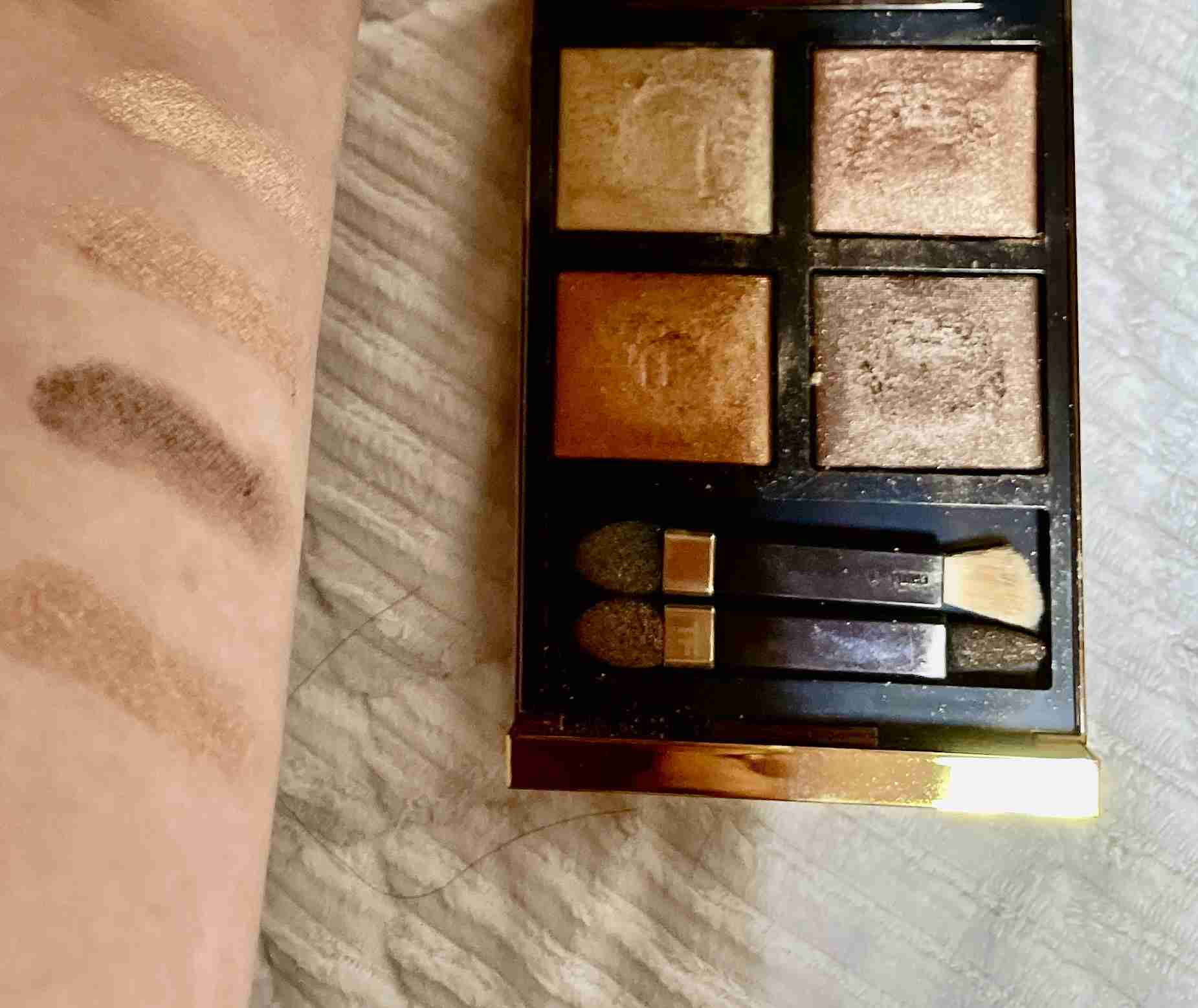 お気に入りのコスメのスウォッチを見せてください