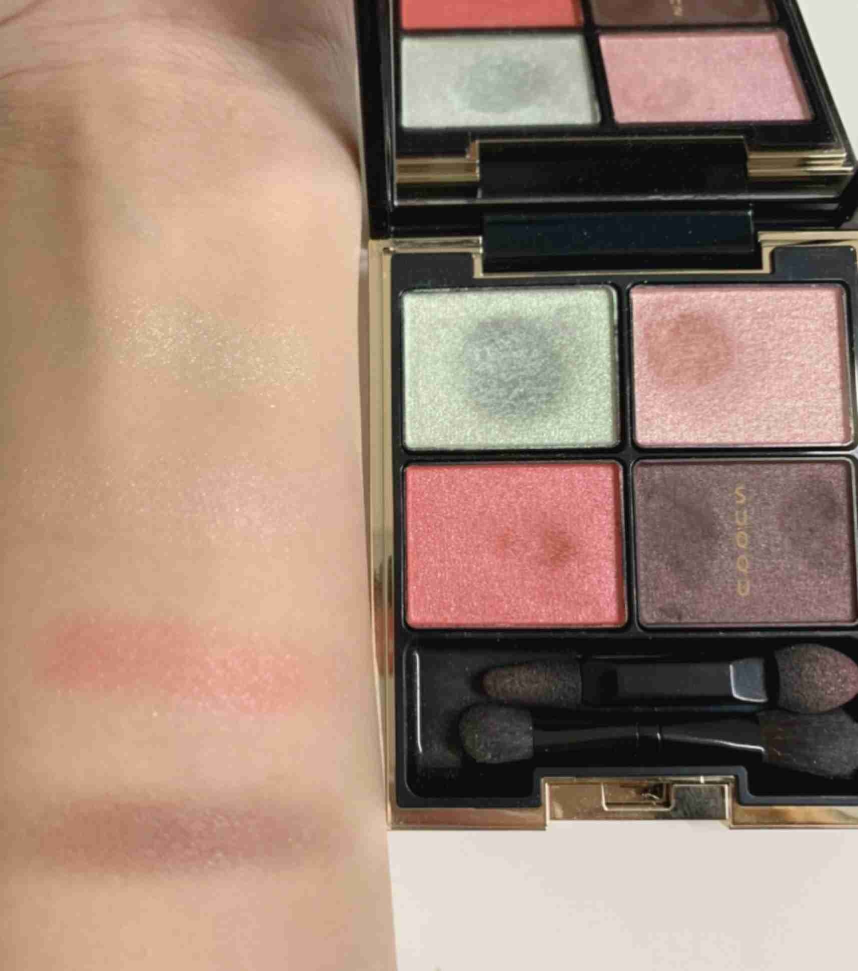 お気に入りのコスメのスウォッチを見せてください