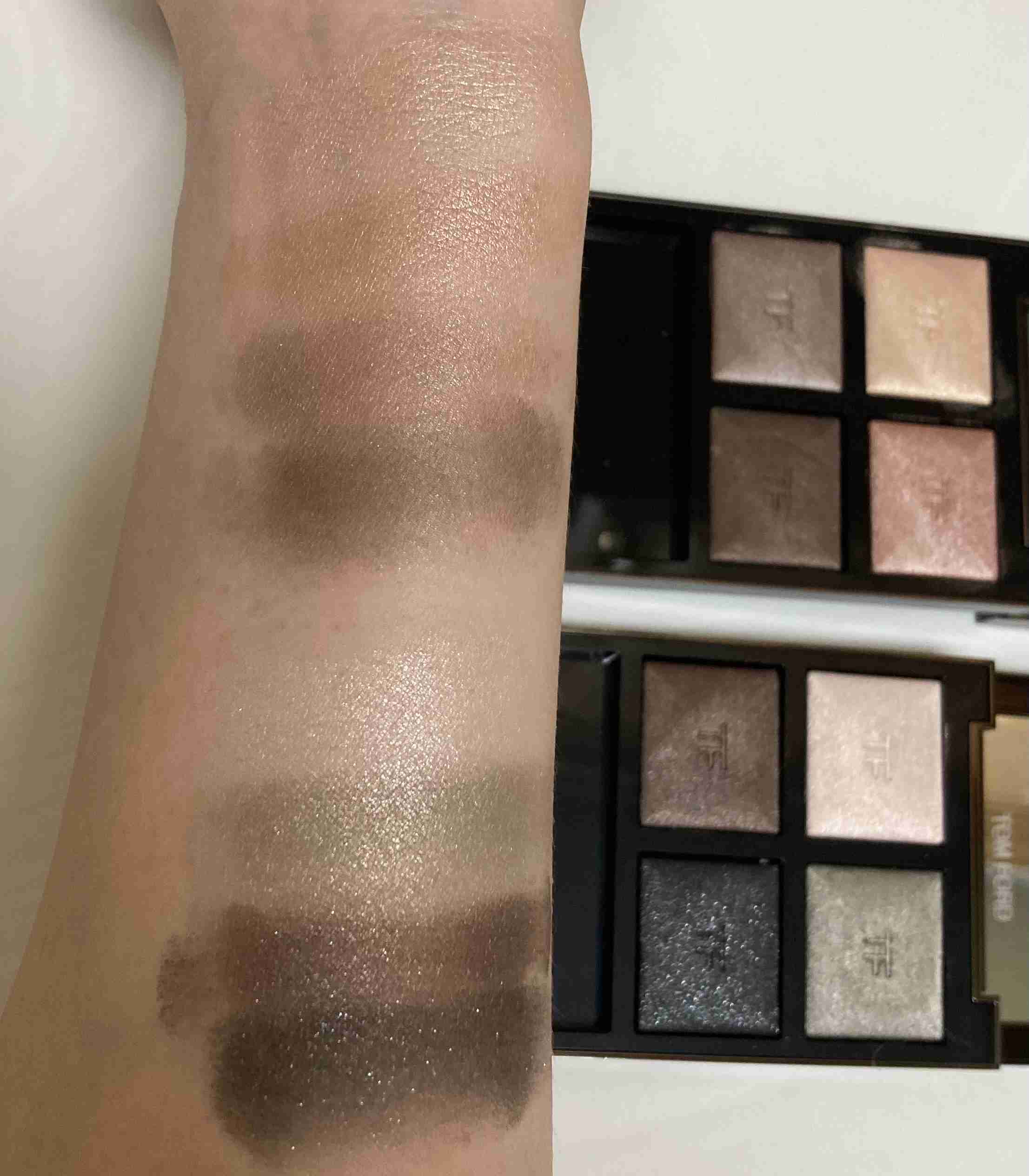 お気に入りのコスメのスウォッチを見せてください