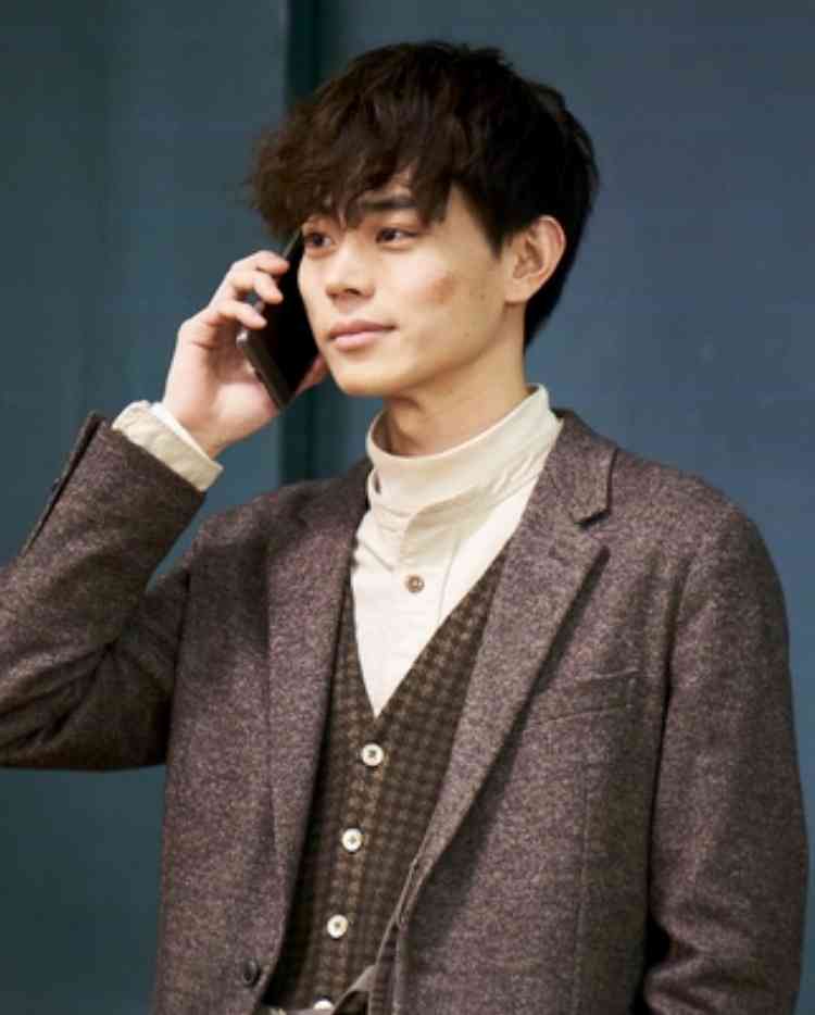 小松菜奈に2度フラれた菅田将暉　3回目で成功し友人と祝賀パーティー