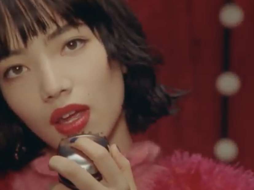 小松菜奈に2度フラれた菅田将暉　3回目で成功し友人と祝賀パーティー