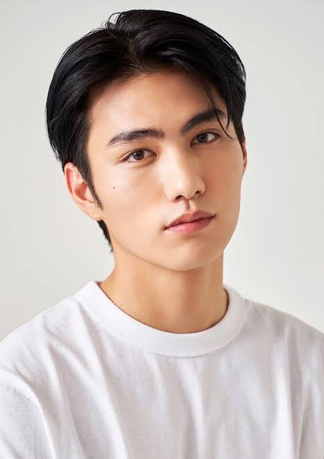 大平修蔵、メイベリンリップのビジュアルモデルに起用