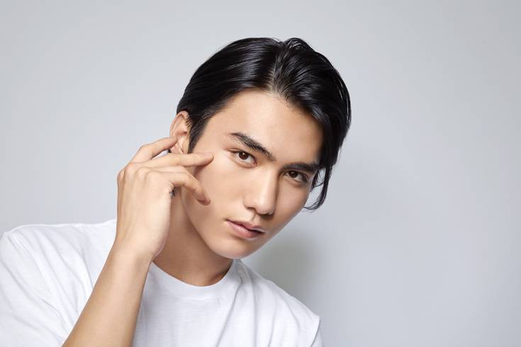 大平修蔵、メイベリンリップのビジュアルモデルに起用