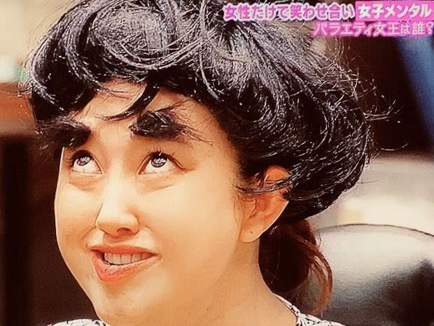 菊地亜美 キングサイズのベッド購入で大はしゃぎに「跳びすぎ」「シャンデリア気をつけてー」